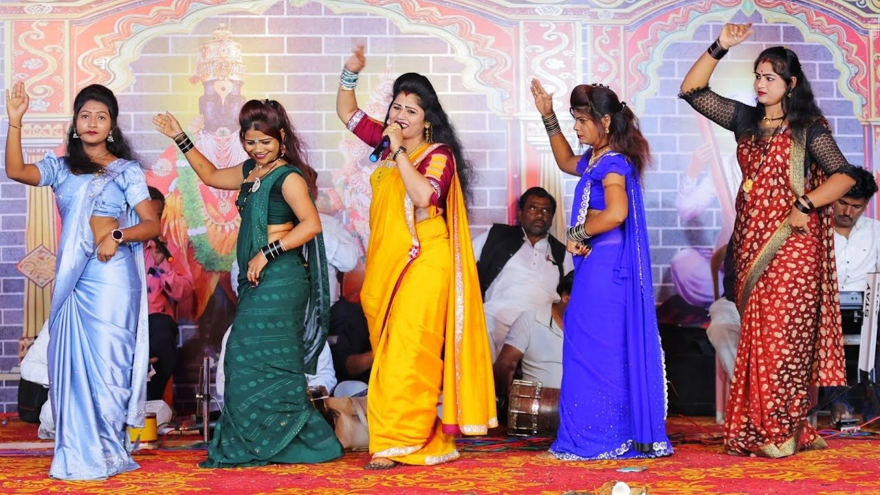 😍तोंडोली मध्ये झाला खूप सुंदर कार्यक्रम.. कोमलताईंनी गायलं अंबाबाईचं खास गाणं..😍🤩 Komal Patole 