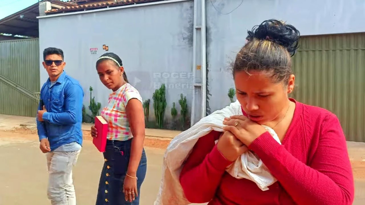 Eles se recusaram ajuda uma mulher e ela planejou algo contra eles 