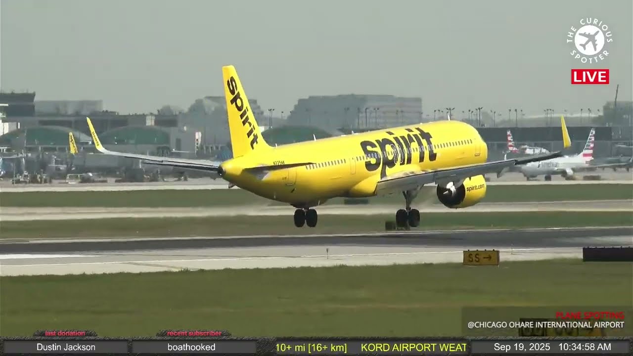 Big planes landing at CHICAGO O'Hare Airport