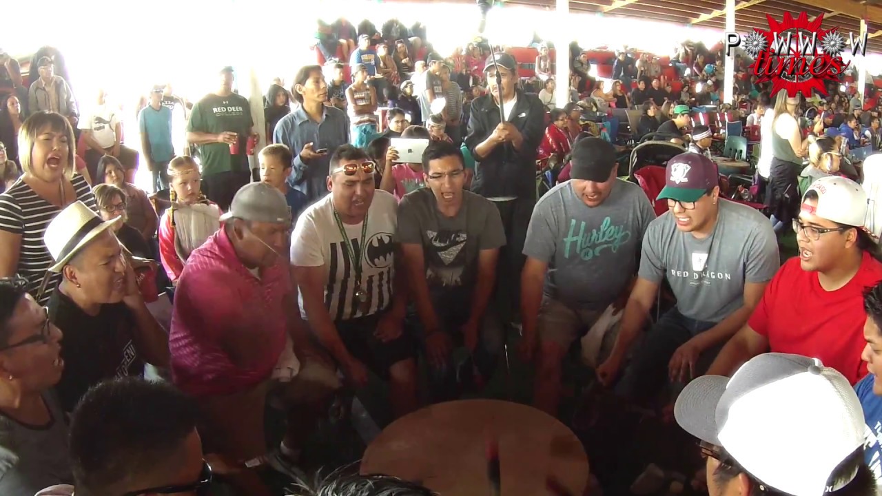 Iron Swing / Grass Dance Trick @ Onion Lake Powwow 2016