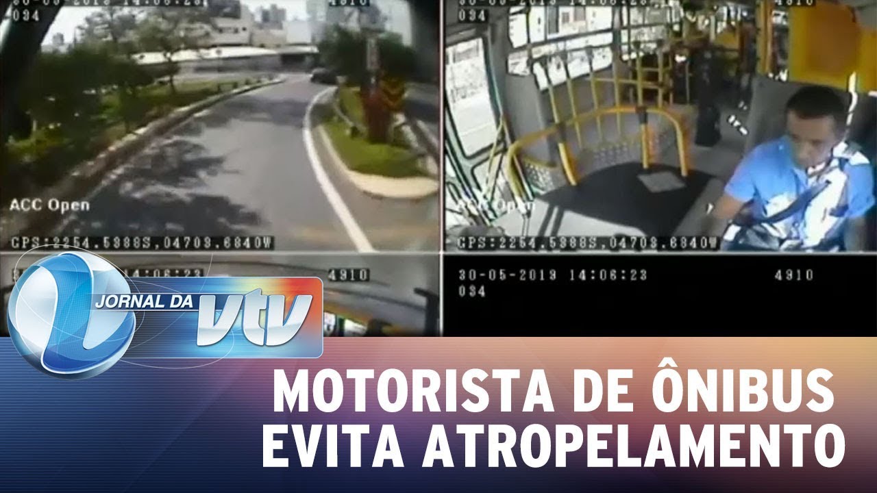 Motorista de ônibus evita atropelamento