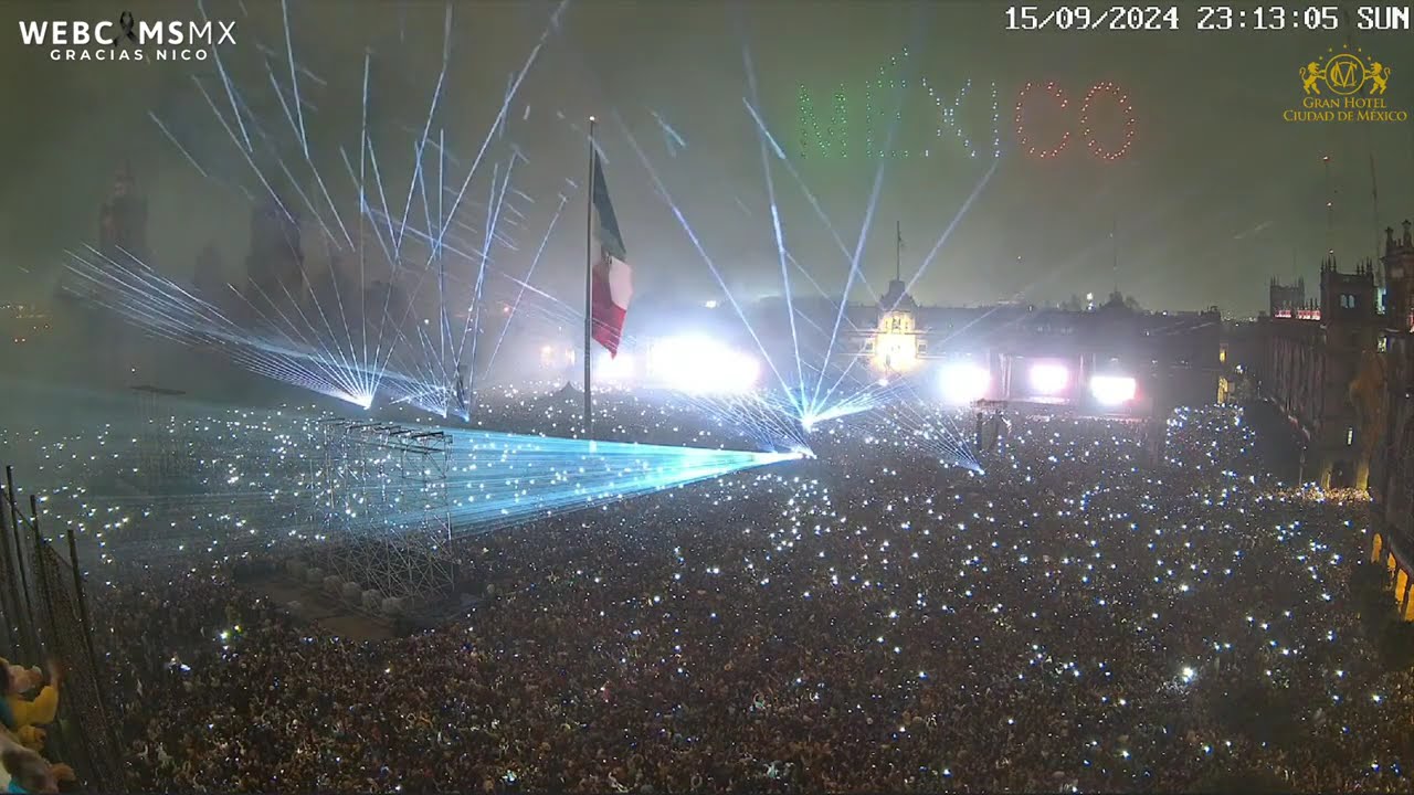 #15deseptiembre I Show de Fuegos Artificiales desde el #Zócalo