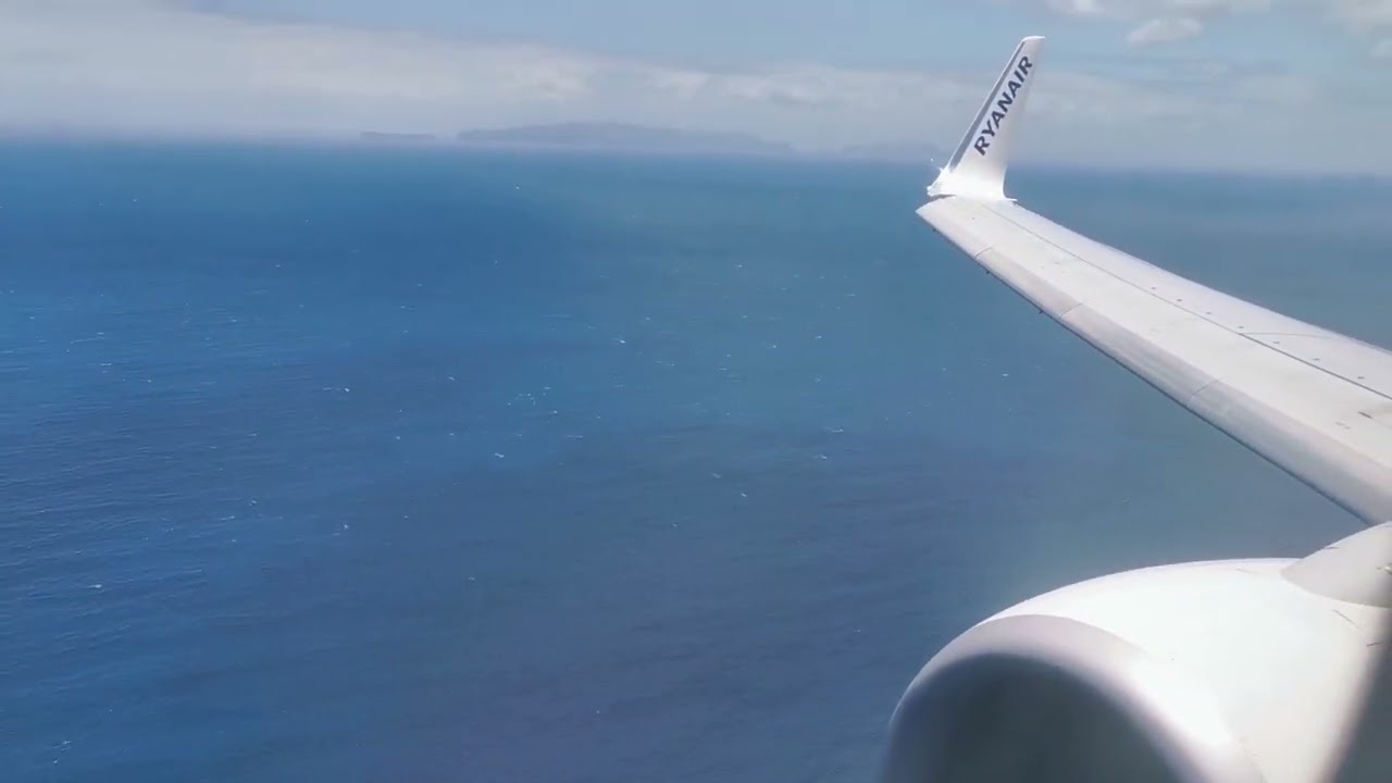 Landing at windy Madeira Airport with Ryanair
