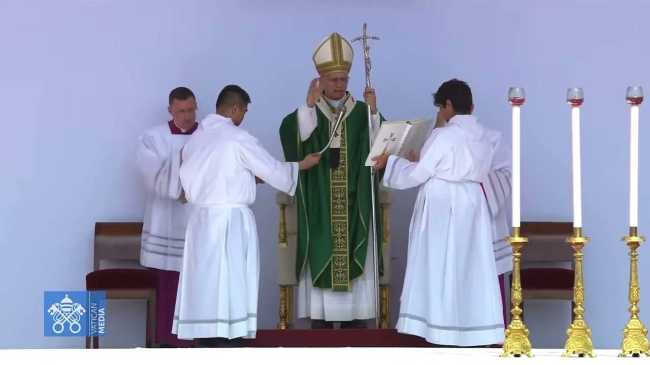 POPE LEO XIV Gives a Blessing to 1 Million Youth in Latin!