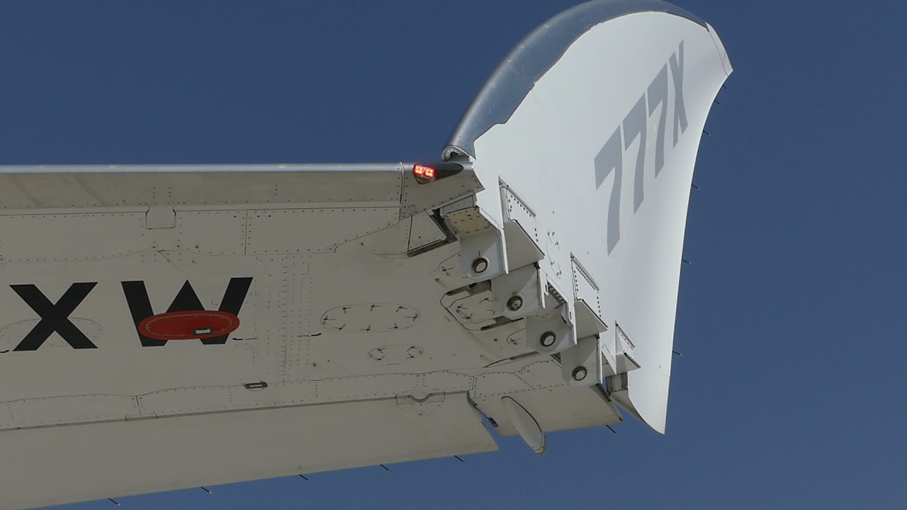 Boeing 777X - Folding Wingtips
