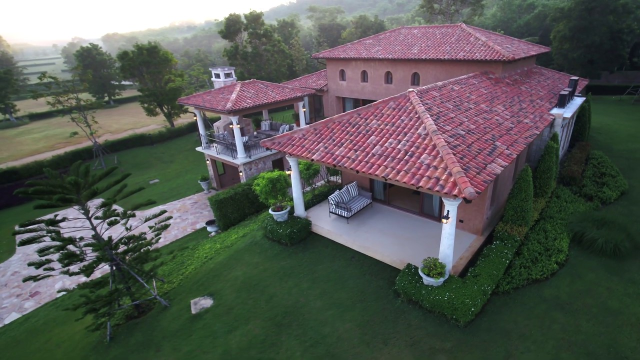 TOSCANA VALLEY KHAO YAI : Luxury Villa in Tuscan Style 