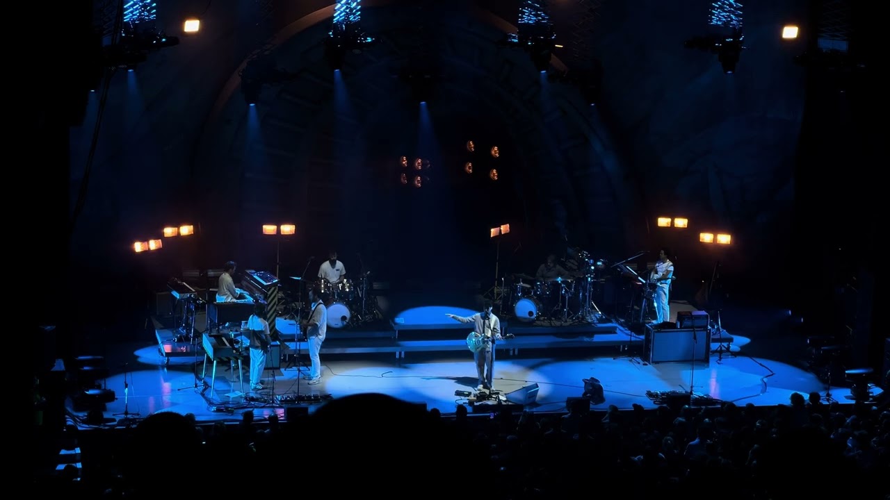 Vampire Weekend - “Wichita Lineman”/“You’re Still the One”, Eventim Apollo London, 2024-12-04