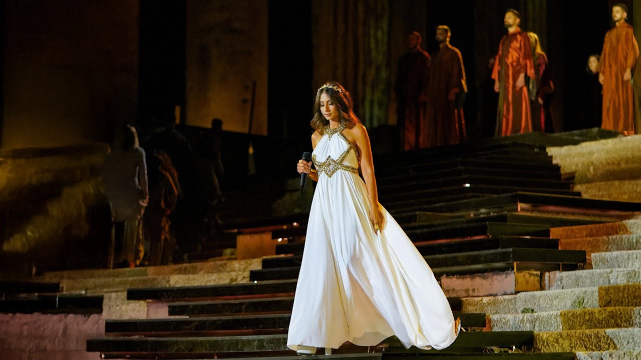 Hiba Tawaji - Rajihon Men Ramadihi (Live in Baalbeck International Festival)
