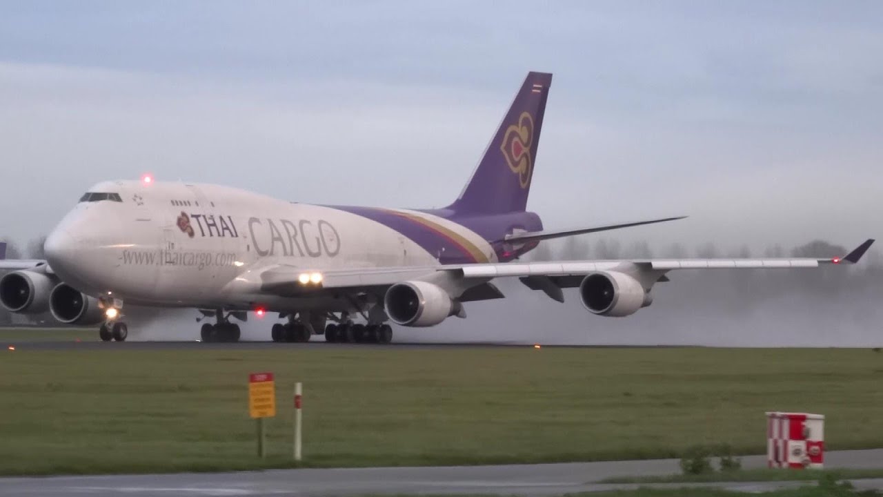 Thai Airways Cargo B747-4D7 powerfull wet takeoff form AMS Schiphol