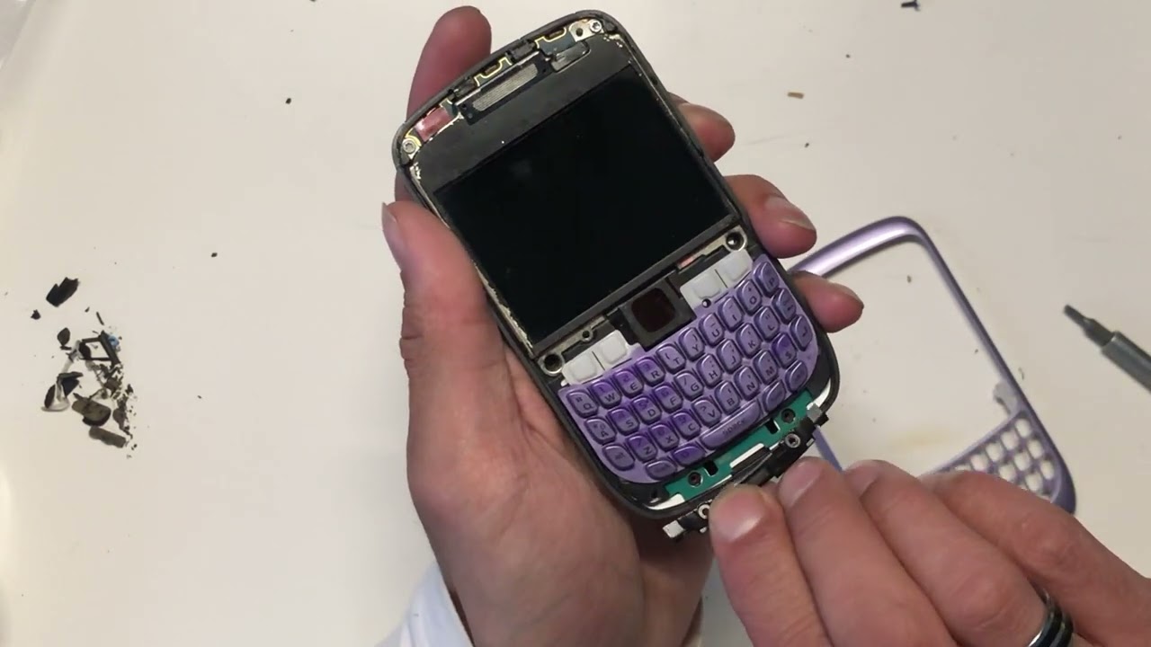 Lightning Quick Repairs #31 | Restoring a BlackBerry Curve 8520!