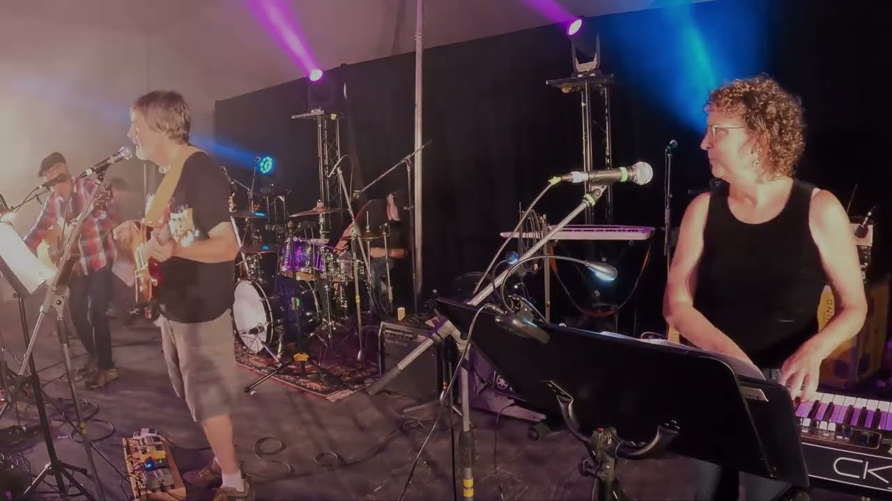 Doucet - Oye Como Va (Santana Cover) | Live au Grou Tyme 2024