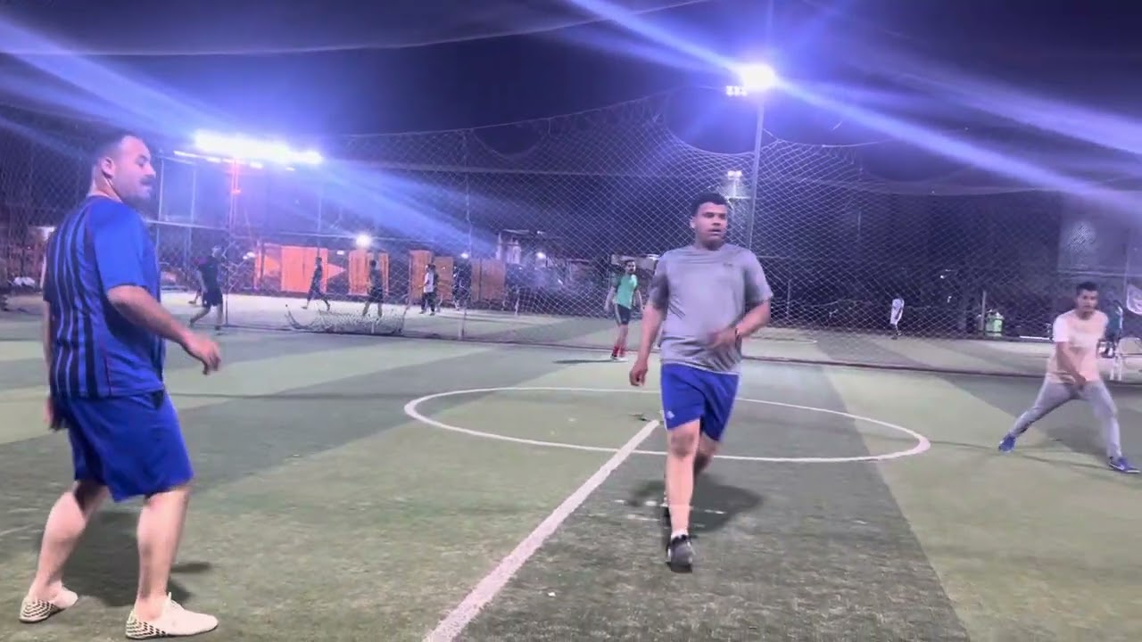 لعبة منتخب الساده ومنتخب العاميين