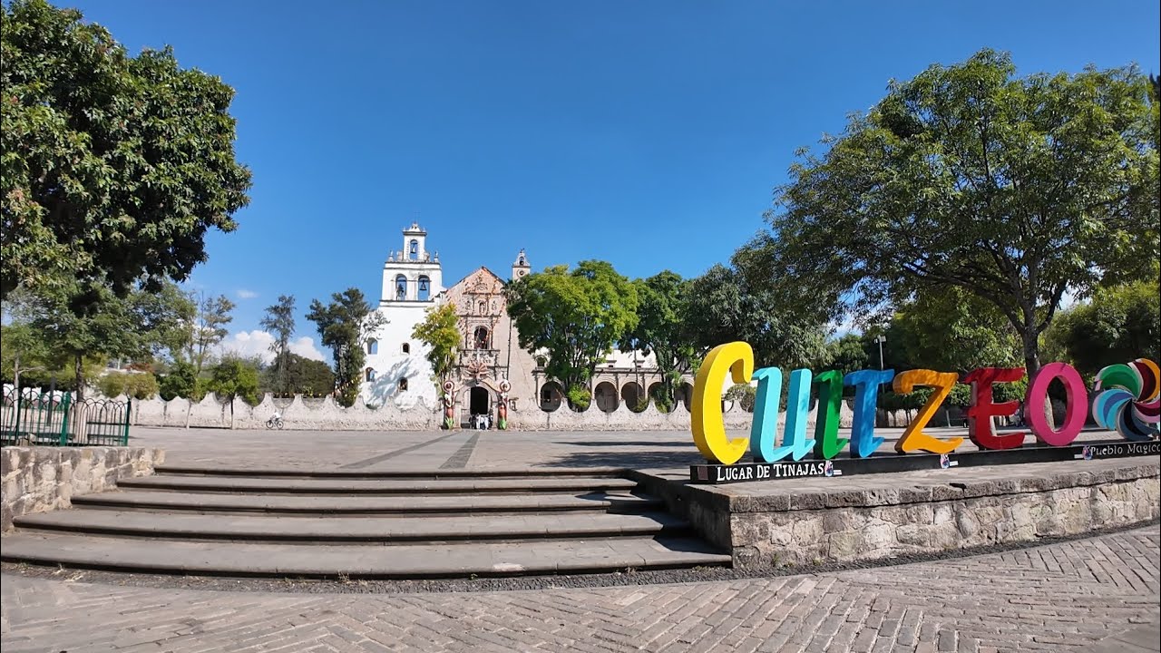 STREET TOUR: CUITZEO, MEXICO