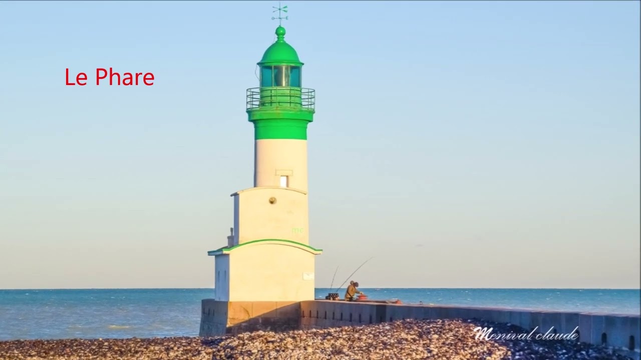 Le tréport vue des falaises le matin du 04 01 2026 avec la lune et au phare vidéo music