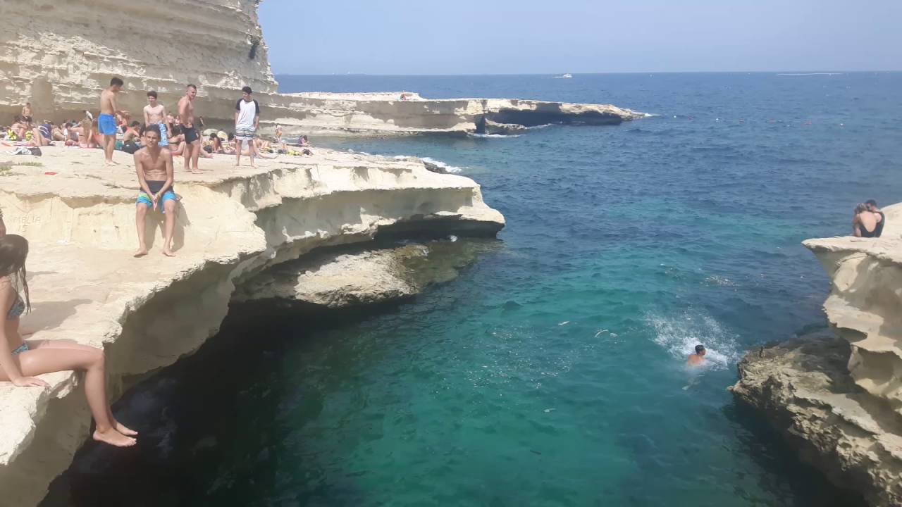 Cliff jumping in Malta, San Peters Pool