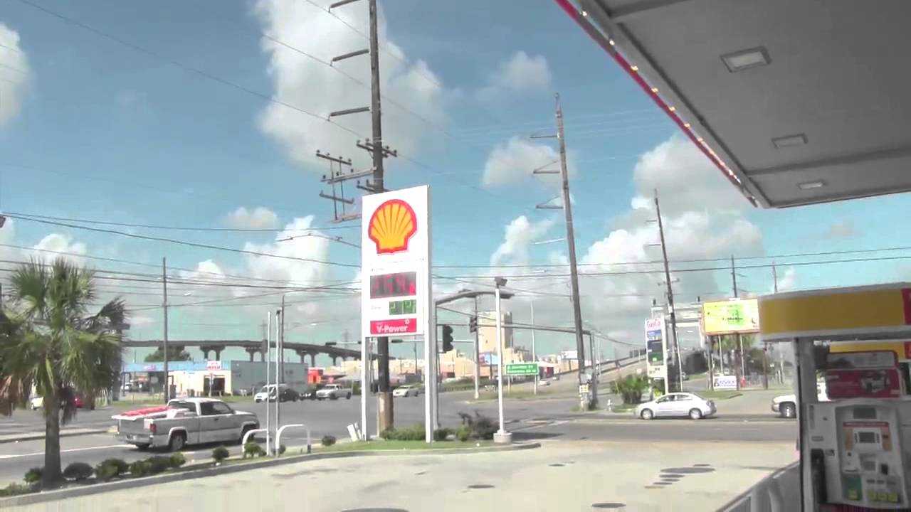 Customer shoots escaping robber at a Eastern New Orleans gas station