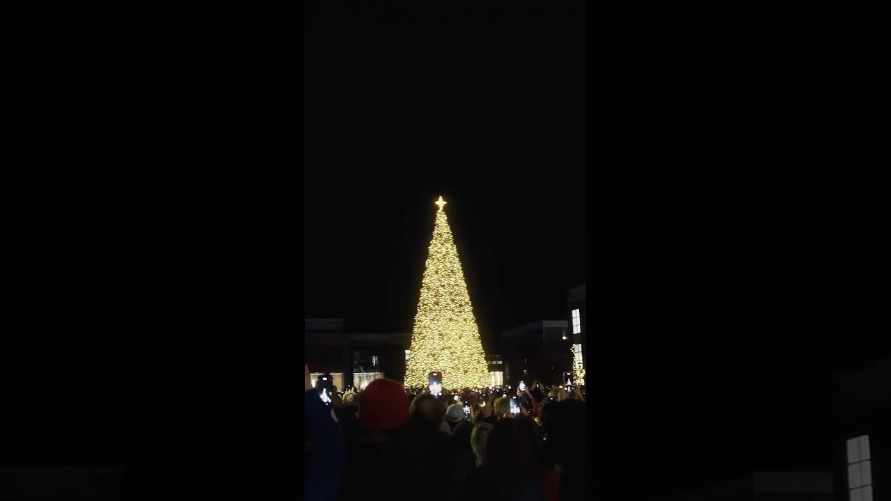 Ringing in the Christmas season right with our annual Christmas in Lights ceremony! 🎄❤️ #christmas