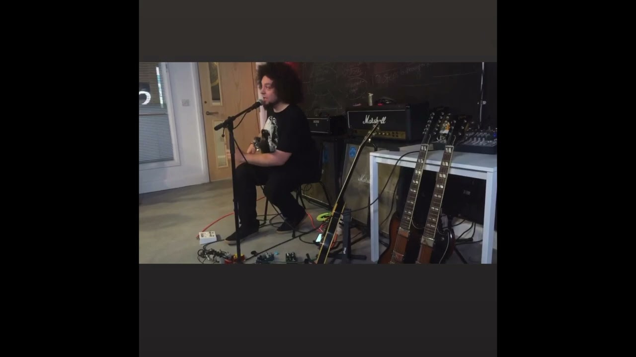 Throwback to a master class with @RabeaMassaad at Waterbear . #masterclass #waterbear #progrock 🤘🎸🤘