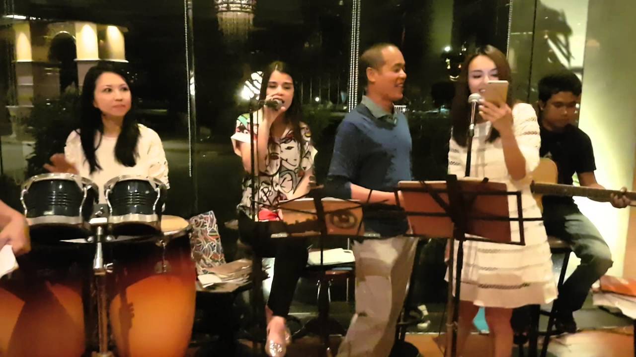 Ko Nyi Nyi is singing Tian Mimi