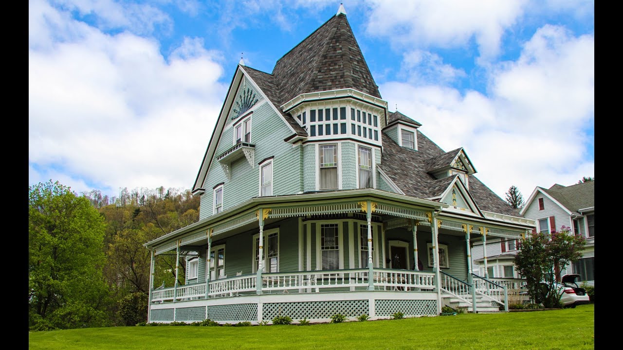 The Madison:  Architecture Review of Queen Anne Victorian Home