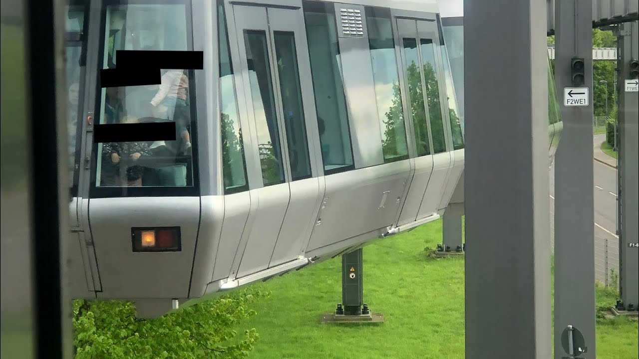 SkyTrain Düsseldorf vom Bahnhof zum Flughafen Terminal C