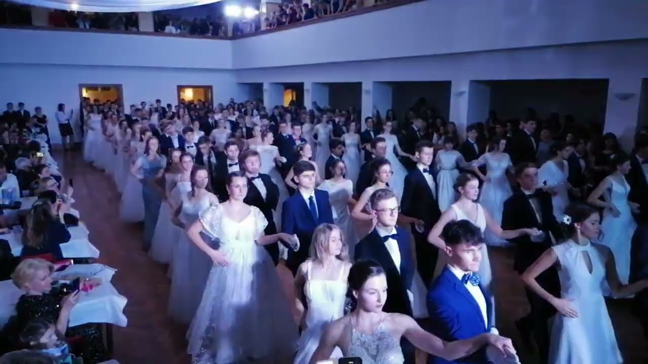 Slavnostní ples absolventů tanečního kurzu 2022 v Chotěboři.