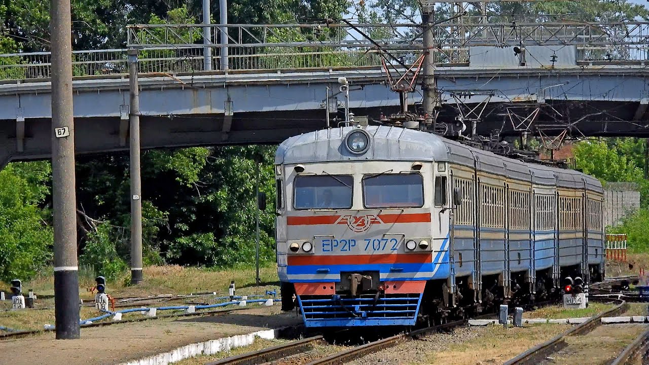 Електропотяг ЕР2Р-7072 прямує ст. Харків-Балашовський ПІВД. ЗАЛ.