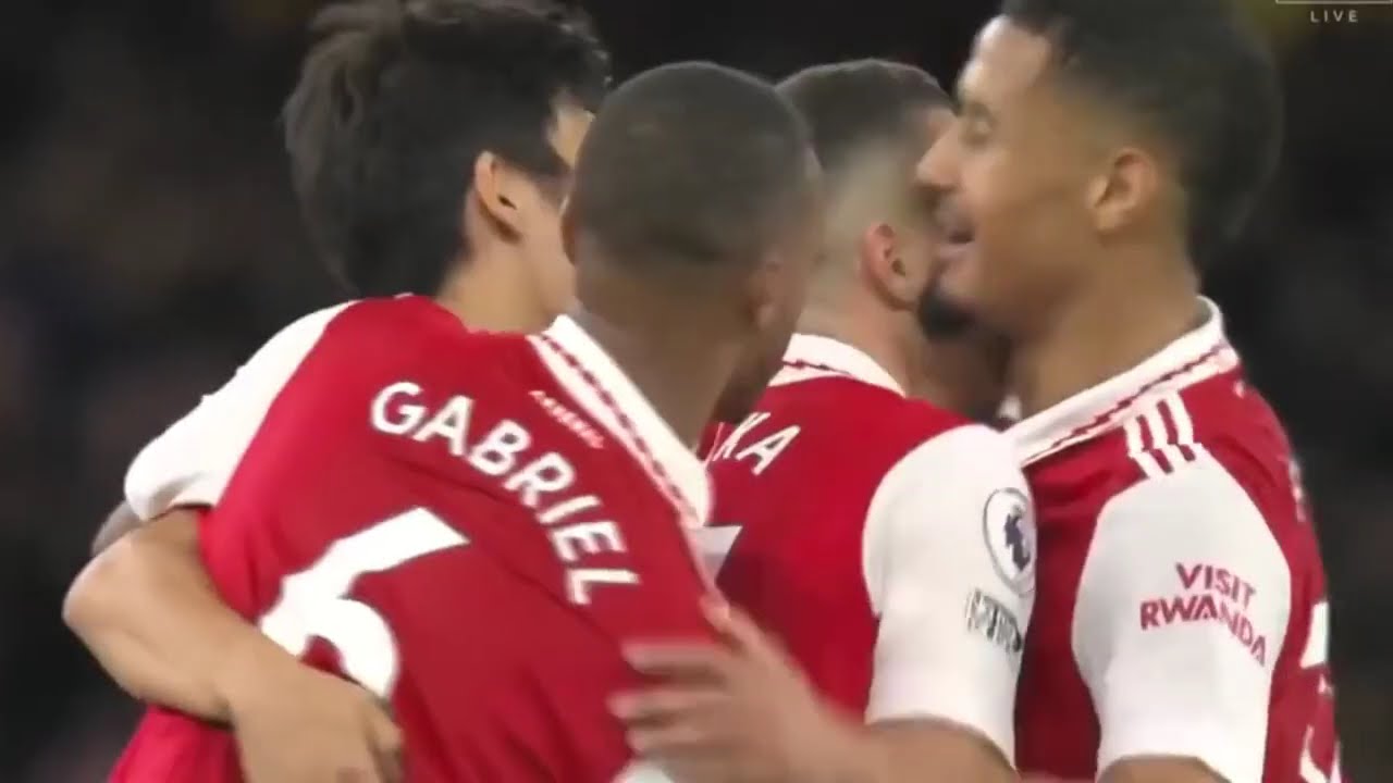 When Saka SILENCED Anfield! Arsenal 3-2 Liverpool | Dramatic Penalty Winner
