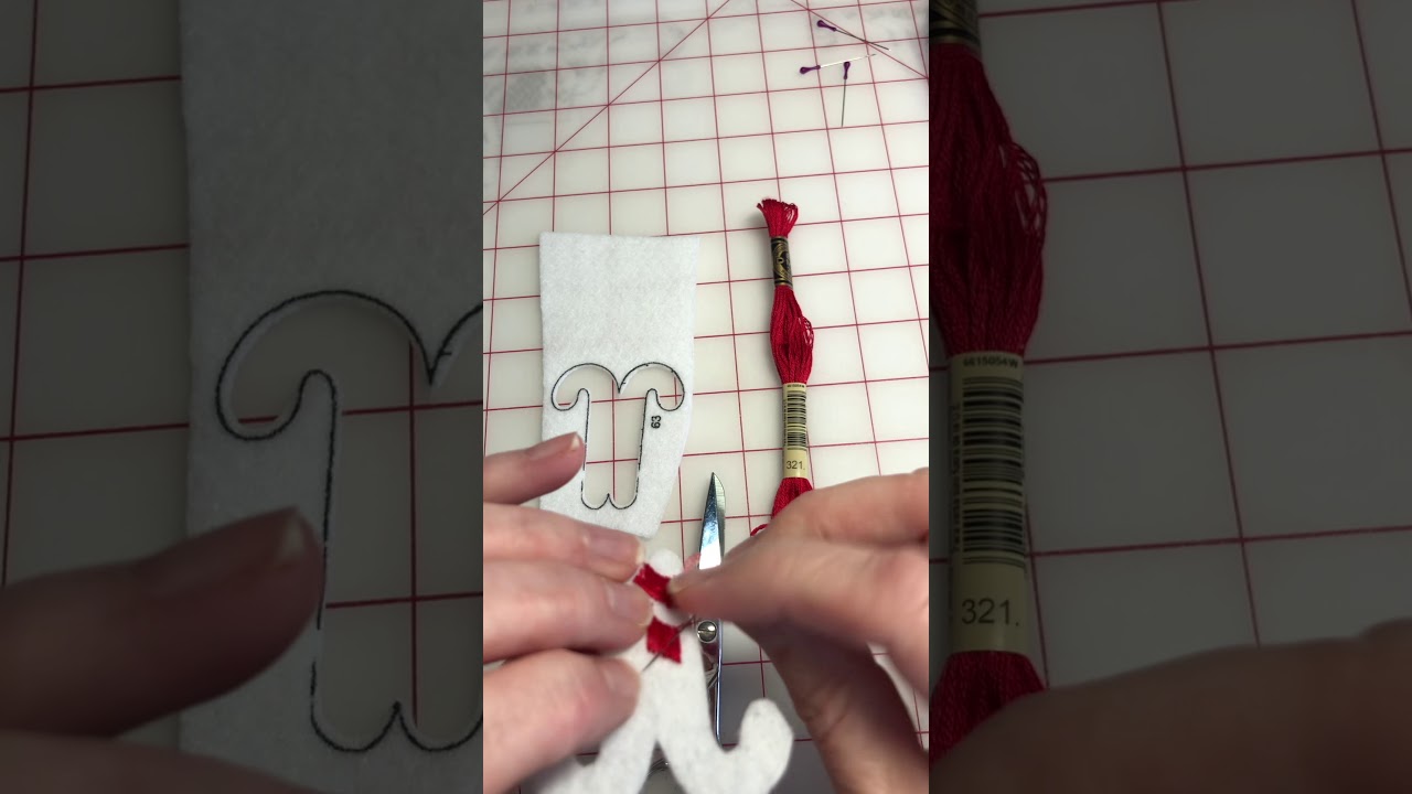 ᗷᑌᑕIᒪᒪᗩ Tutorial ~ Satin Stitch on Candy Canes.