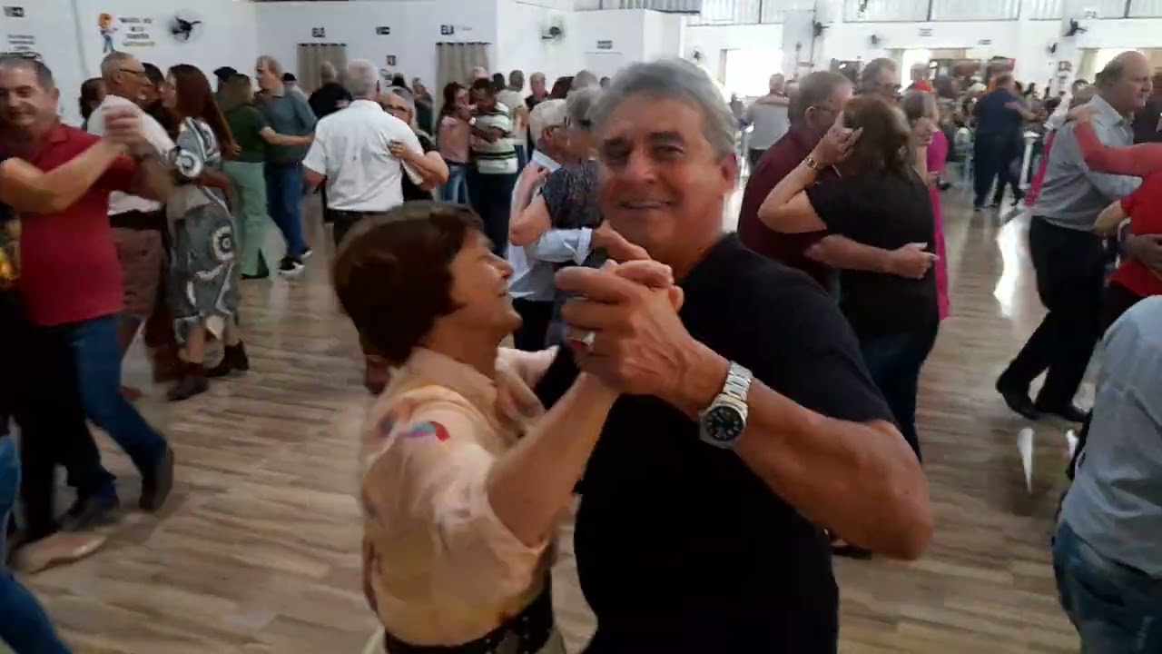 matine animado no clube do centro em Itapejara do oeste(com marcos e margarida)