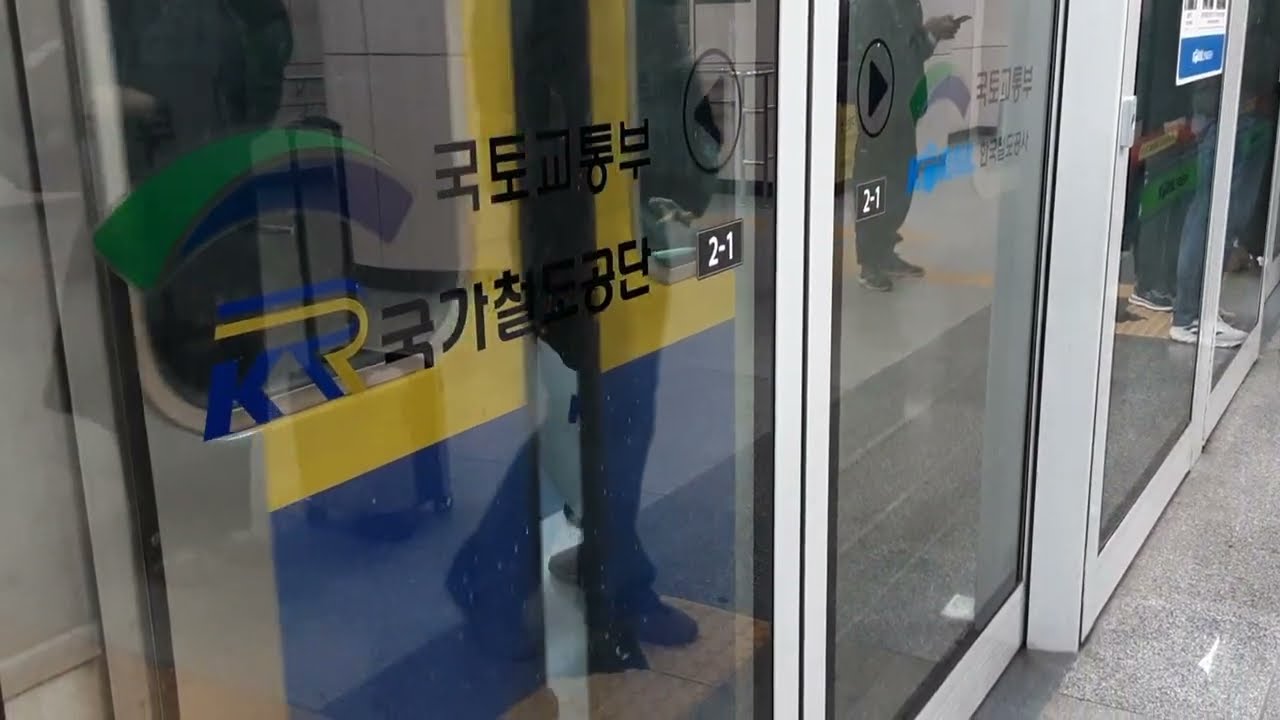 수인분당선 인천행 수원역 진입 (1호선 수원역 발차를 못 찍었음)