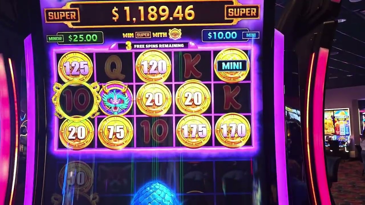 💥 Live From the Casino! | Couple Spins Slots on Friday Night at Grand Casino Hinkley