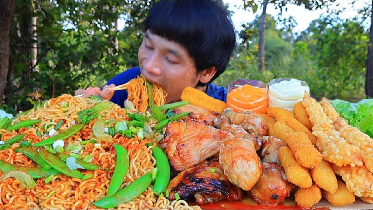 มาม่ากุ้งปลาชุปแป้งทอดกรอบแกล้มผักสดแซ่บคักขนาดครับพี่น้องMUKBANG EATING SHOW/โก้อีสานพาแดก