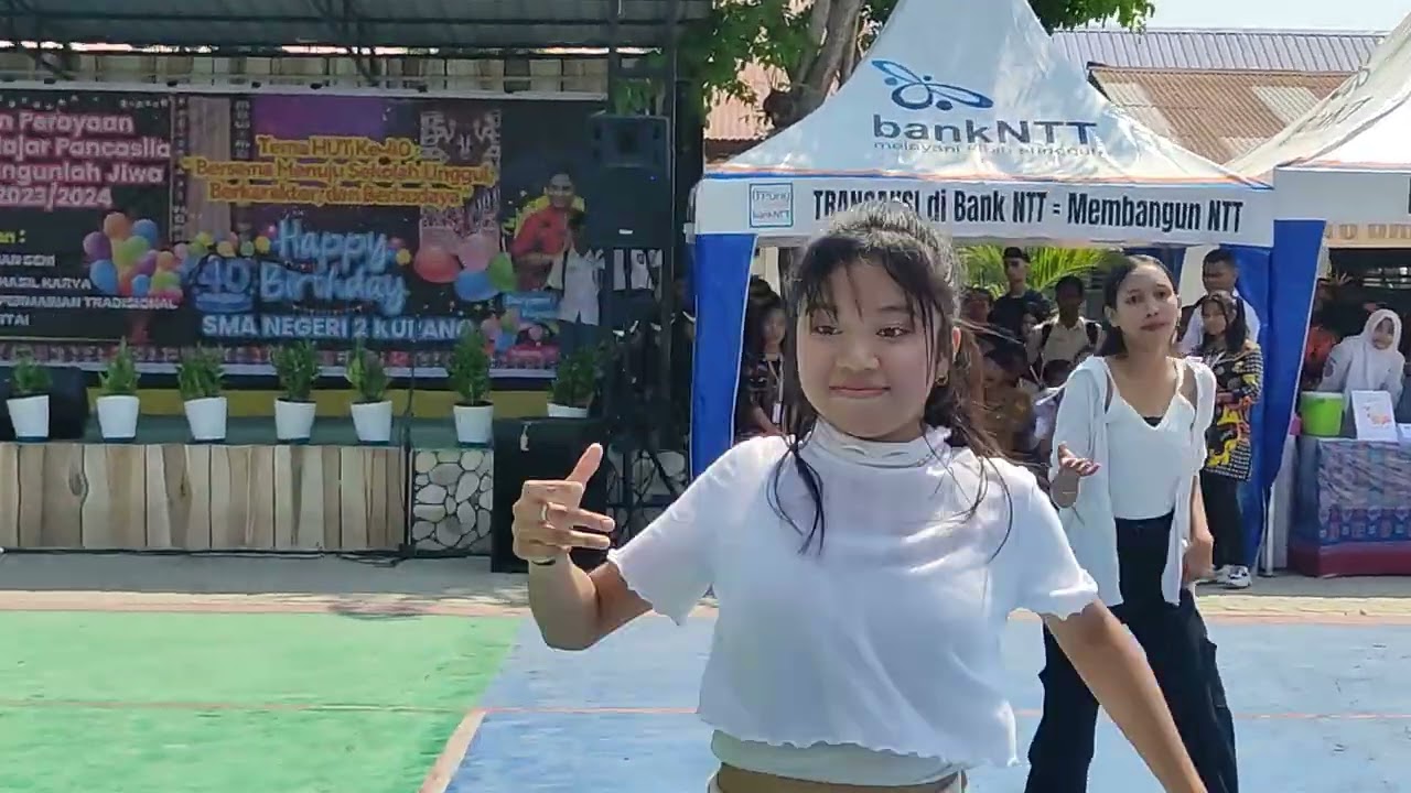 Kegiatan HUT ke-40 SMAN 2 Kupang : DANCE