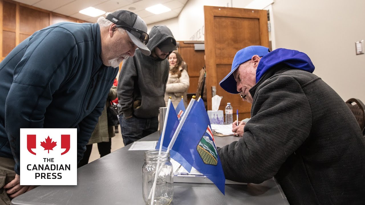 Petition for referendum on Alberta separation draws big crowd