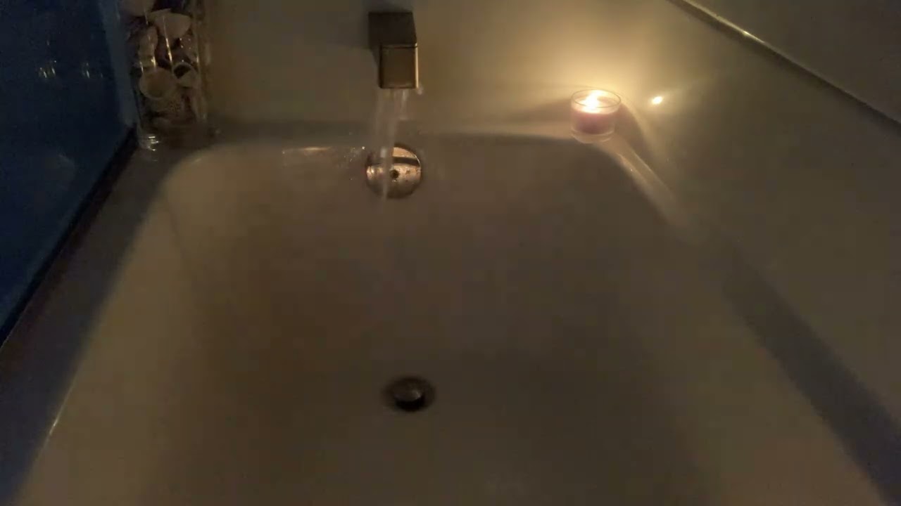 Bathtub Filling ASMR // Dim Lit Bathtub with Candle and Seashells Running Water 6 Hour Loop