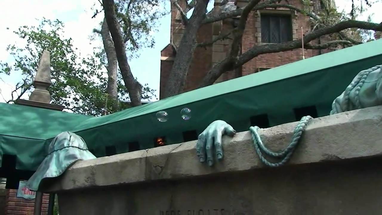 Интерактивная очередь в особняк с привидениями. Подробный тур. 16.03.11 Walt Disney World