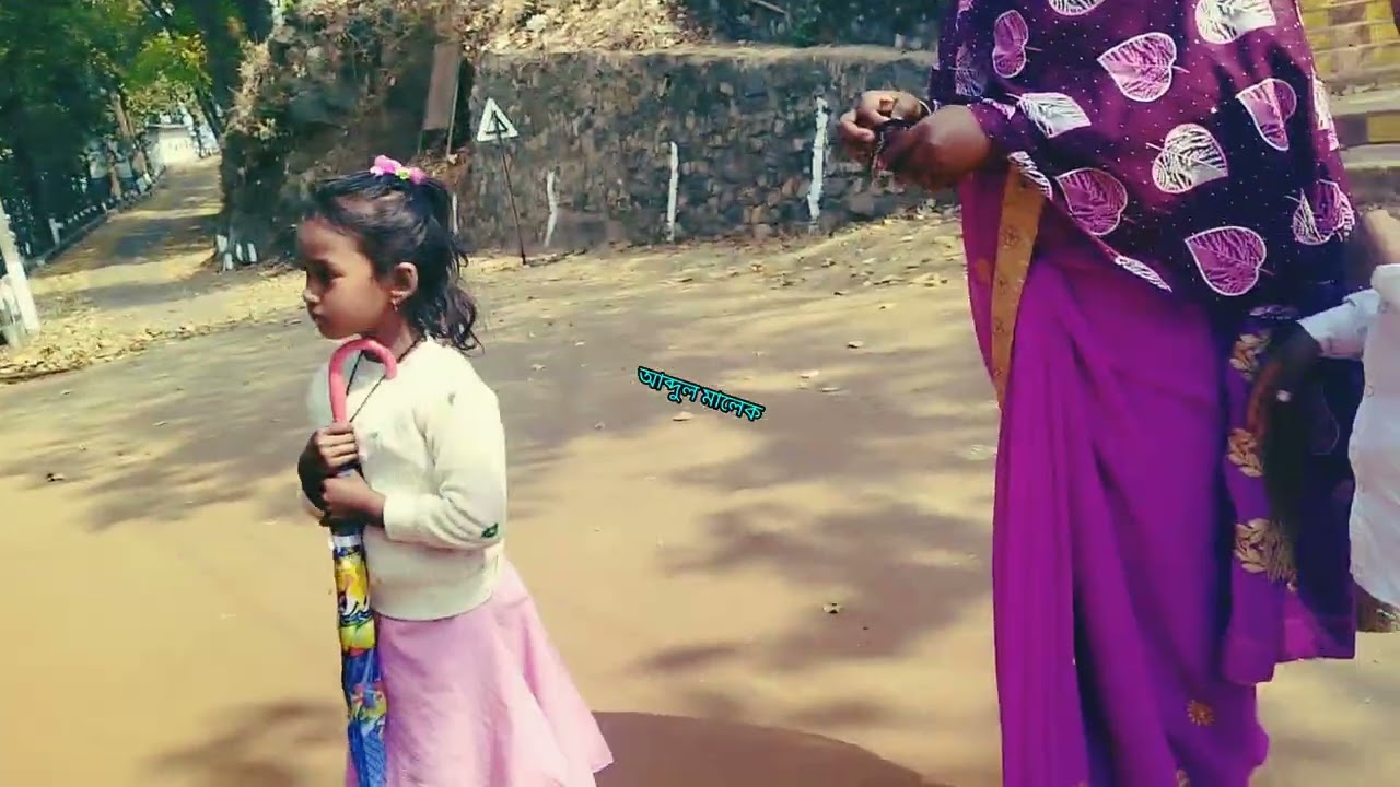 হাজোর পাহাড়ের উপরে উঠলাম আমরা সবাই