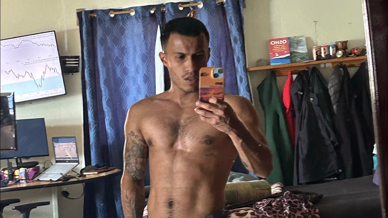 Calisthenics set 85 pull-up + 160 push up + 80 abs + 80 dips in 20min. 