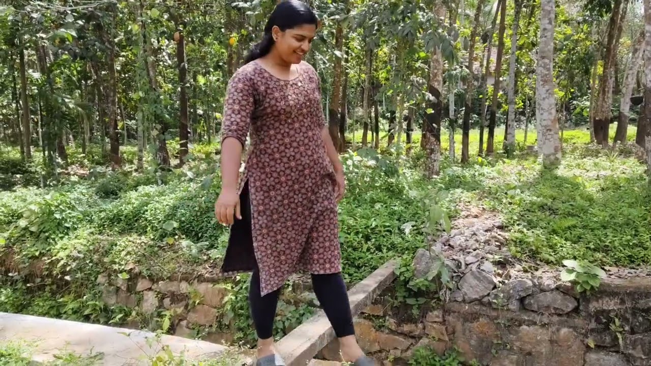നാടുകാണാൻ ഇറങ്ങിയതാ.. നിങ്ങളും വായോ 😊