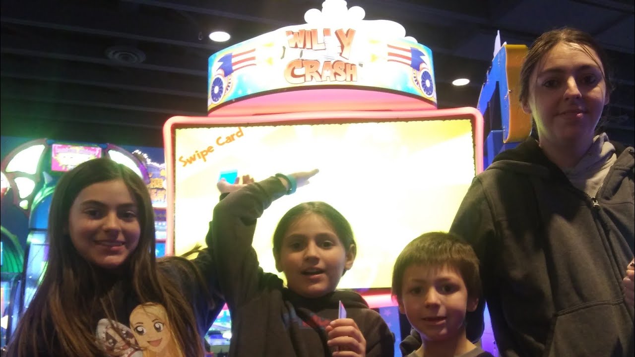 WILLY CRASH AT THE ARCADE!!!
