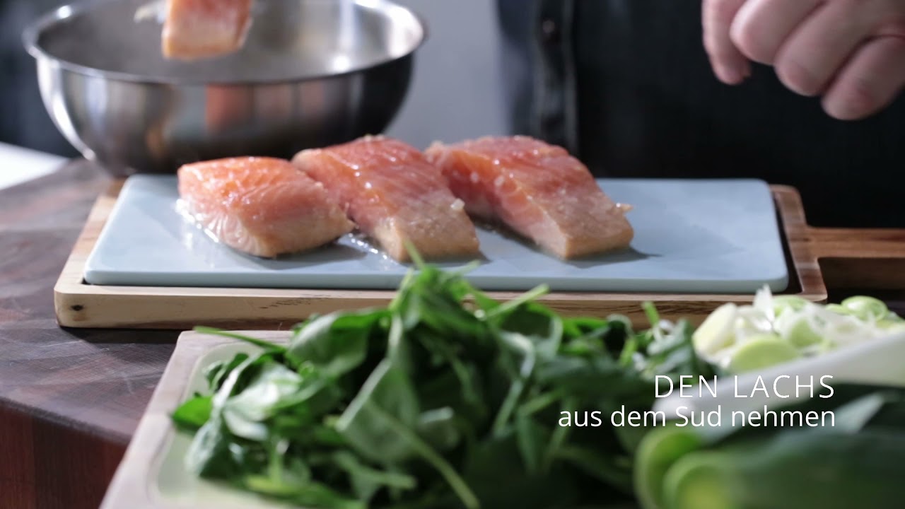 Pochierter Lachs mit Spinat-Lauch Gemüse