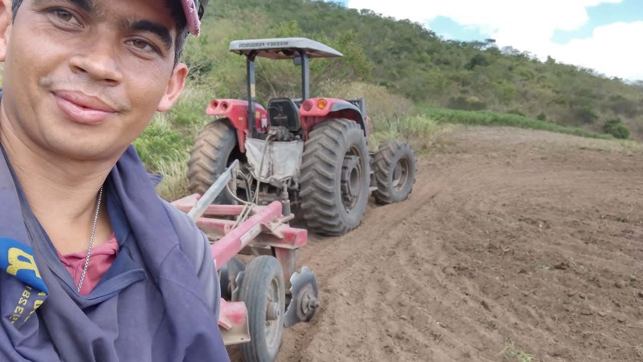 ENSINANDO COMO EU FAÇO AS CABECEIRAS DA TERRA QUANDO ESTOU ARANDO