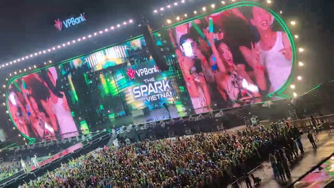 Random dance 2NE1 and Big Bang song- Kstar spark Hanoi 210625