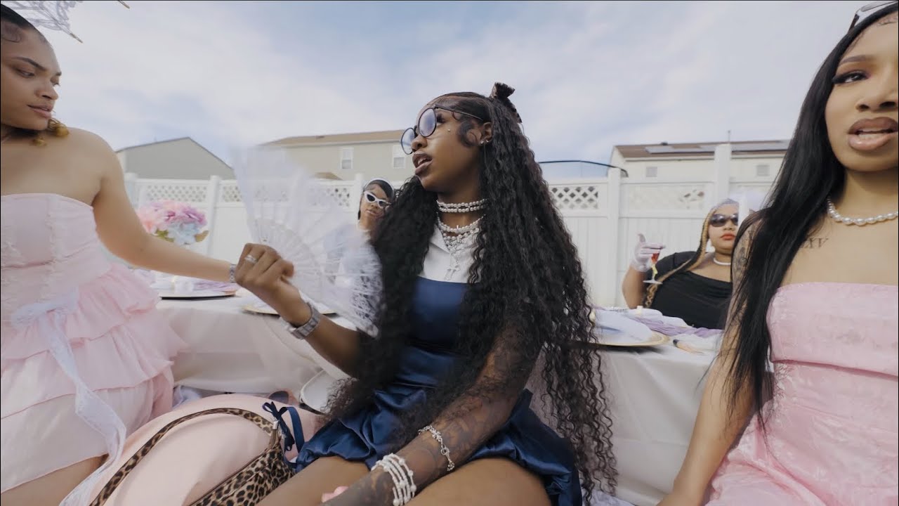 WHAT’S TEA? - NIAH SPAZZ ( OFFICIAL MUSIC VIDEO)