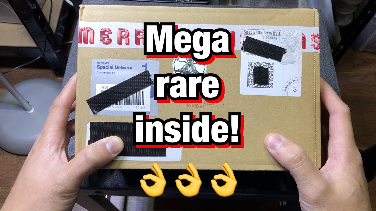 Unboxing my XBOX  (xmas tarantula mystery box)