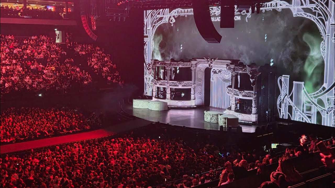 Lady gaga - Opening Bloody mary/Abracadabra @Lyon LDLC ARENA Mayhem Ball 2025-11-13 France