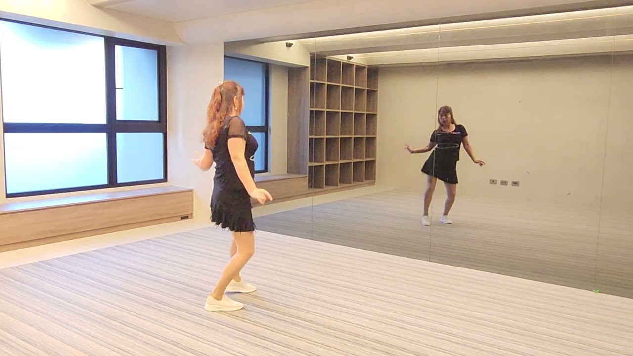 一個吻的時間-(鏡面示範)。感謝編舞:邱月茹老師。舞序:停8拍，1.2.3，間奏1，1.2.3，間奏2，3，結尾。