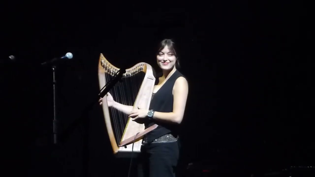 David Gilmour (w Romany): Vita Brevis - Between Two Points - Madison Square Garden NYC 2024-11-09