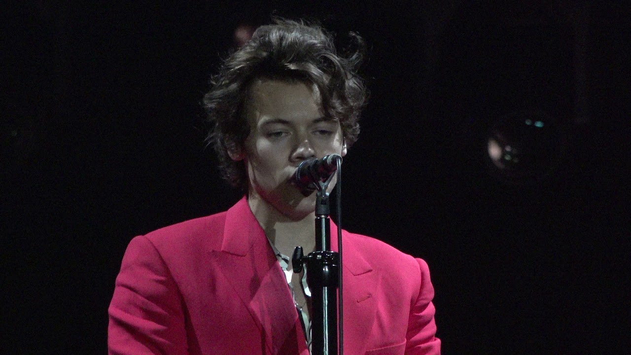 [4K] Harry Styles - Kiwi (Live on Tour 2018 Manchester)